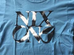 NixonのTシャツのサムネイル