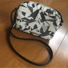 バッグ 幾何学柄のサムネイル