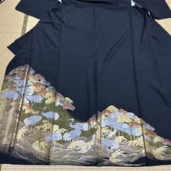 黒留袖　鶴と山の模様 黒のサムネイル
