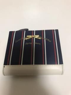 二つ折り財布☆ 新品！のサムネイル
