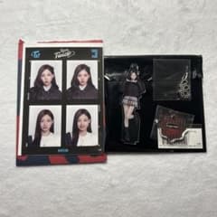 TWICE ナヨン 証明写真ステッカー ミニアクリルスタンドチャーム セットのサムネイル