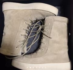 備品‼️yeezy SEASON2 crepe bootのサムネイル