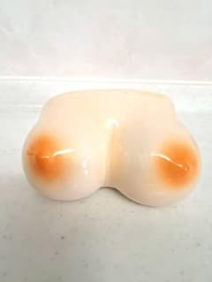 s☆☆様専用　おっぱいの灰皿です。のサムネイル