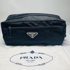 美品　プラダポーチブラックMV28 ナイロンサフィアーノレザーギャランティカード 美品 プラダポーチブラックMV28 ナイロンサフィアーノレザー