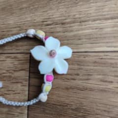 花の形ビーズ付きブレスレットのサムネイル