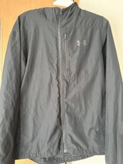 UNDER ARMOUR ウィンドブレーカー ブラックのサムネイル