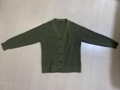 【美品】UNIQLO ミドルゲージVネックカーディガン L オリーブグリーンのサムネイル
