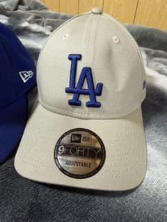 NEW ERA LAロゴ 9FORTY キャップ ベージュのサムネイル