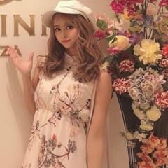 【ちゃむこちゃん着用】フェミニンフラワーフレアワンピースのサムネイル