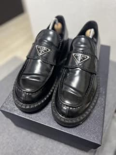 最終お値下げ　プラダ　PRADA   チョコレートブラッシュドレザーローファーのサムネイル