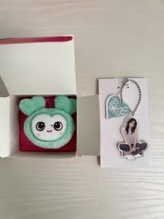 TWICE ミナ ラブリーリング&キーホルダーセットのサムネイル