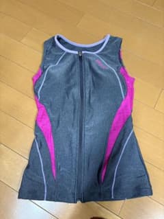 スポーツ用水着 グレーとピンクのサムネイル