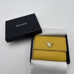 PRADA プラダ キーケース 6連 サフィアーノレザー イエロー 箱付きのサムネイル