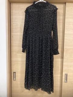【美品】ZARAのドット柄ロングワンピース【Lサイズ】のサムネイル