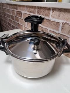 連動セール！新品・未使用【フランス・SEB】圧力鍋 6リットル 連動セール！新品・未使用【フランス・SEB】圧力鍋 6リットル 2025年