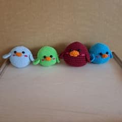 ハンドメイド かぎ針編み あみぐるみ 小鳥 4個セットのサムネイル