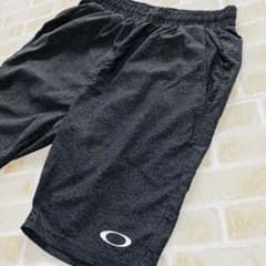 【メンズ】22  OAKLEY  ★ハーフパンツパンツのサムネイル