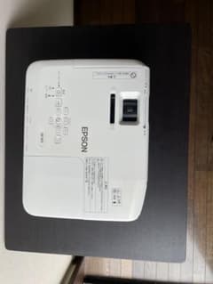 【メルカリ市特別価格】ケース付き EPSON EB-S05プロジェクター EPSON プロジェクター EB-S05 本体 交渉可能 - メルカリ