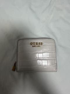 GUESS 二つ折り財布 クロコ型押し ホワイトのサムネイル