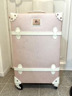 リズリサ ピンク 花柄エンボス キャリーケース 中型 - メルカリ