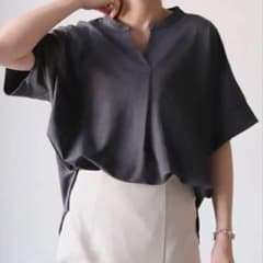 グレー Vネック 半袖 aquagarageのサムネイル