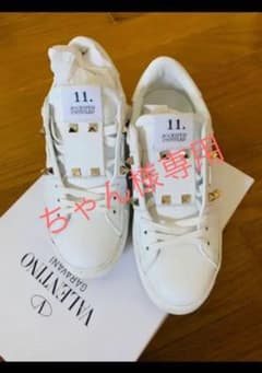 VALENTINO ロックスタッズ　スニーカーですのサムネイル