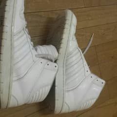 adidasスニーカー ハイカットのサムネイル