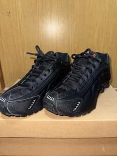NIKE SHOX R4 ブラック スニーカーショックスのサムネイル