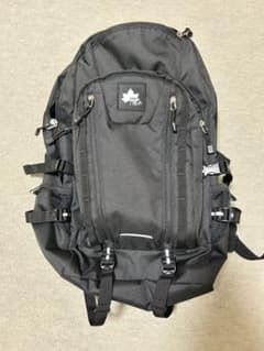 ロゴス　ブラックバックパック 多機能ポケット付きのサムネイル