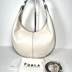 【美品】FURLA フルラ　ワンショルダーバッグ　ハーフムーン　吉高由里子 美品】FURLA フルラ ワンショルダーバッグ ハーフムーン 吉高