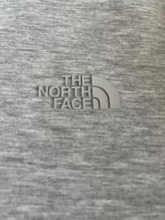 【新品】THE NORTH FACE グレー フード付きパーカーのサムネイル