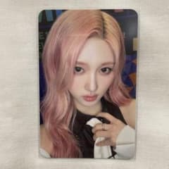 IVE SECRET withmuu ラキドロ トレカ ガウル ② - メルカリ