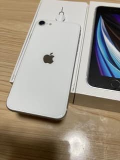 Apple iPhone SE 第2世代 ホワイト 本体【ジャンク・水没品】 - メルカリ
