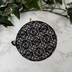 ロエベ リピート アナグラム クッキーチャーム コインケース ネイビー