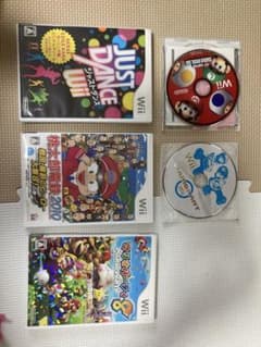 Nintendo Wii 本体 + 付属品セット+ソフト5本のサムネイル