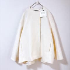 【新品】マルティニーク　ノーカラー　ショートコート　コクーンシルエット　ホワイト 新品】マルティニーク ノーカラー ショートコート コクーンシルエット