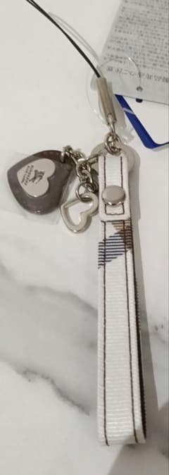 2回使用の極美品 バーバリー ノバチェック TB レザー キーリング ストラップ BURBERRY バーバリー ストラップ ノバチェック ハートチャーム - メルカリ