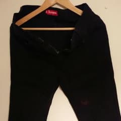 Supremeのサムネイル