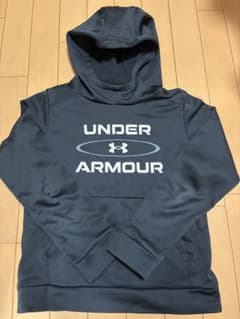 美品　UNDER ARMOUR 裏起毛　フード付きパーカー 140㎝のサムネイル