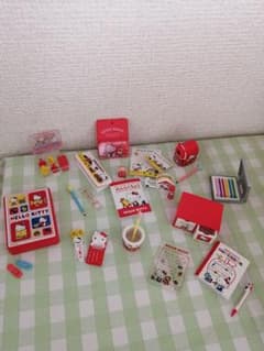 リーメント　ハローキティの文房具のサムネイル