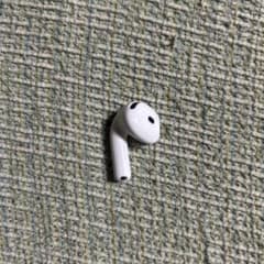 Apple AirPods 第4世代 本体 両耳のみ（バラ売り可）のサムネイル