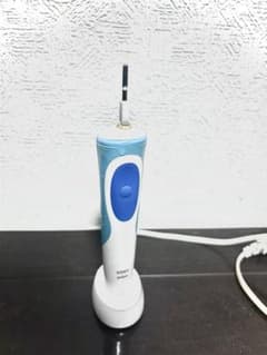 Braun ブラウン Oral-B 電動歯ブラシ本体 充電器のサムネイル