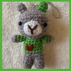 あみぐるみ　うさぎ　キーホルダー　緑　ハンドメイド　バッグチャームのサムネイル