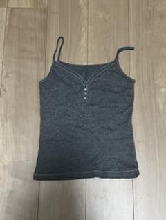 Brandy Melville ヘンリーネック キャミソールのサムネイル