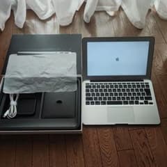 Apple MacBookAir Mid2011 シルバー 充電器付きのサムネイル
