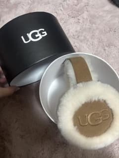 UGG ベージュ フェイクファー イヤーマフ - メルカリ