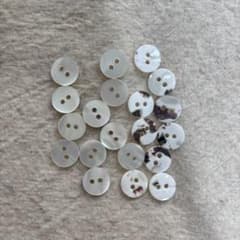 シェルボタン 11.5mm 2つ穴 20個セットのサムネイル