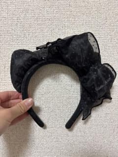値下げ⭕️ハローキティ 黒リボンカチューシャのサムネイル