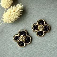 ハンドメイド フラワービーズ刺繍 ピアス イヤリングのサムネイル