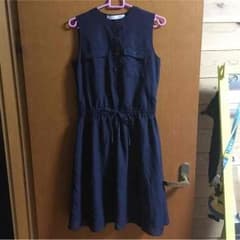 紺色ワンピースのサムネイル